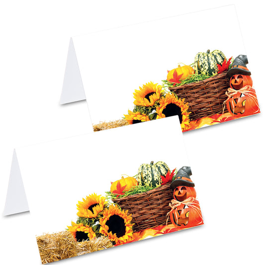 tischkarte "halloweendeko", kürbisse, laub und sonnenblumen auf vorder- und rückseite