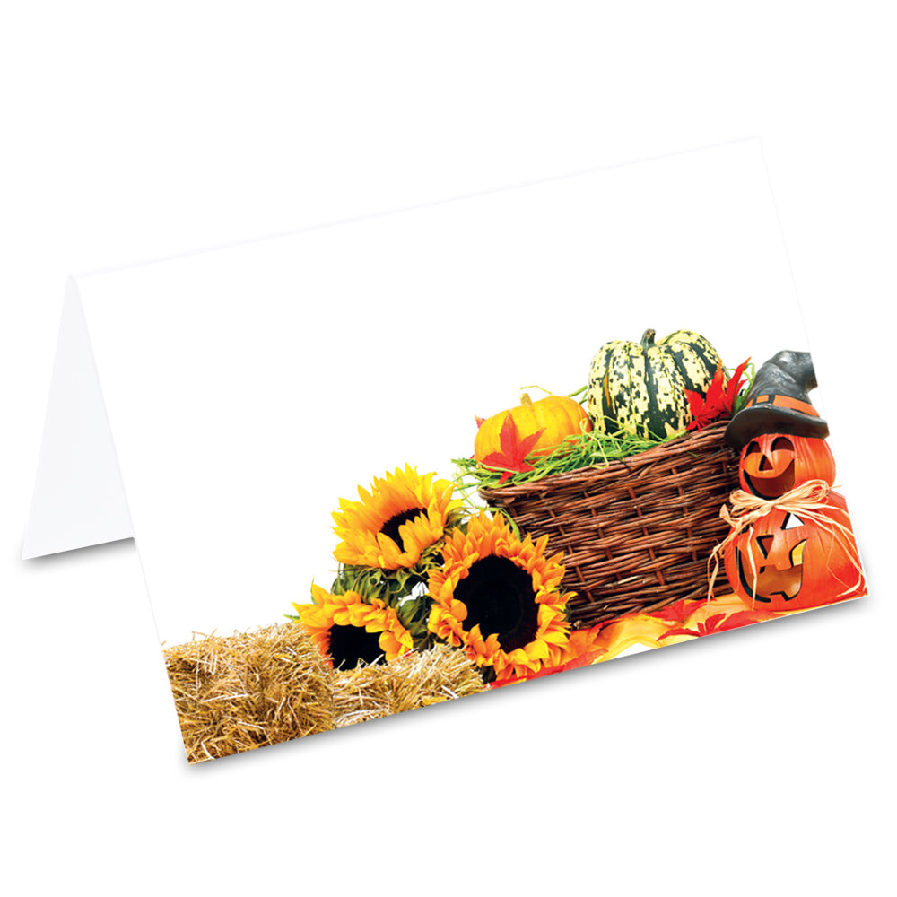 tischkarte "halloweendeko", kürbisse, laub und sonnenblumen auf vorderseite