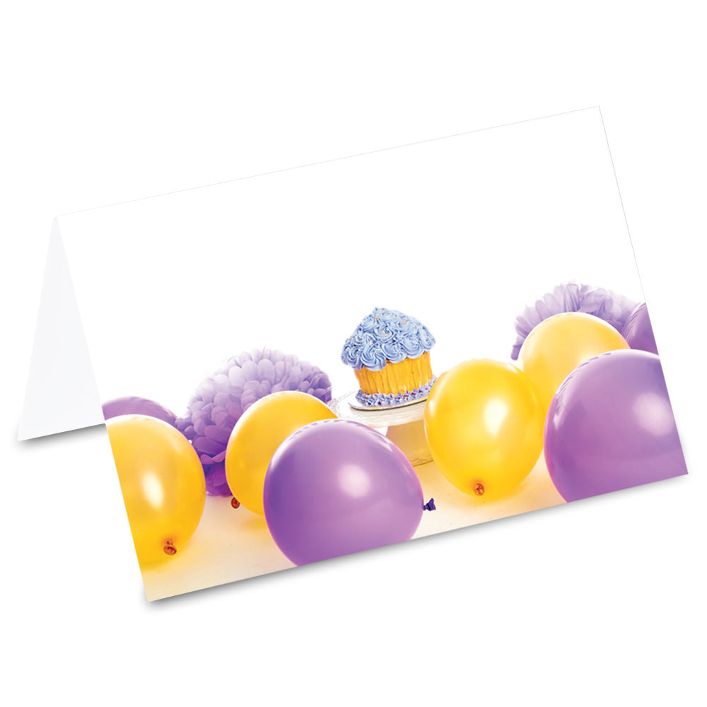 tischkarte "cupcakes und ballon", gelbe und lila ballons mit cupcake auf vorderseite