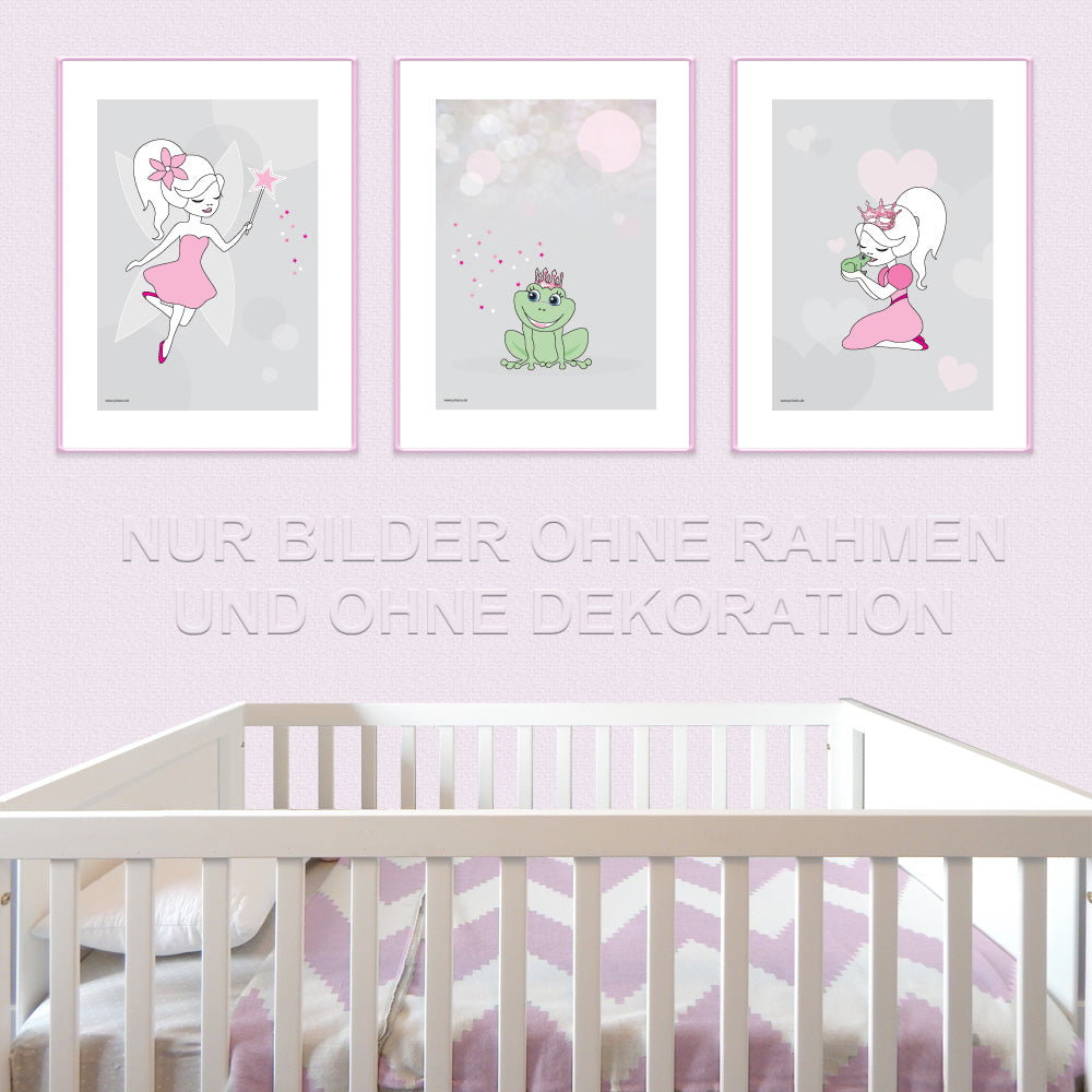 posterset "wunschfee" 3 verschiedenefeenmotive auf grauem hintergrund (fee mit zauberstab, prinzessin küsst frosch, froschkönig), in kinderzimmer auf rosa tapete