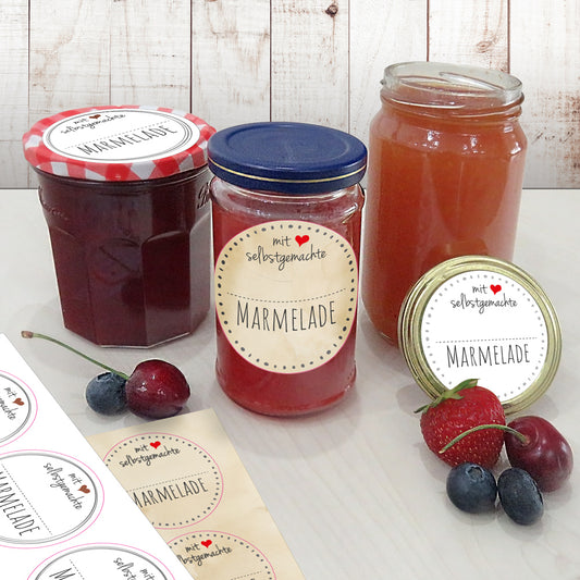 etiketten auf marmeladengläsern