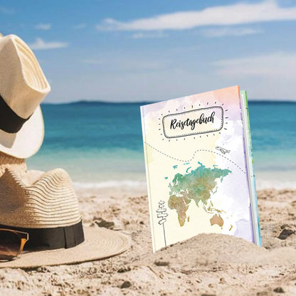 imagebild reisetagebuch. reisetagebuch im sand platziert am strand neben sonnenhüten und sonnenbrille